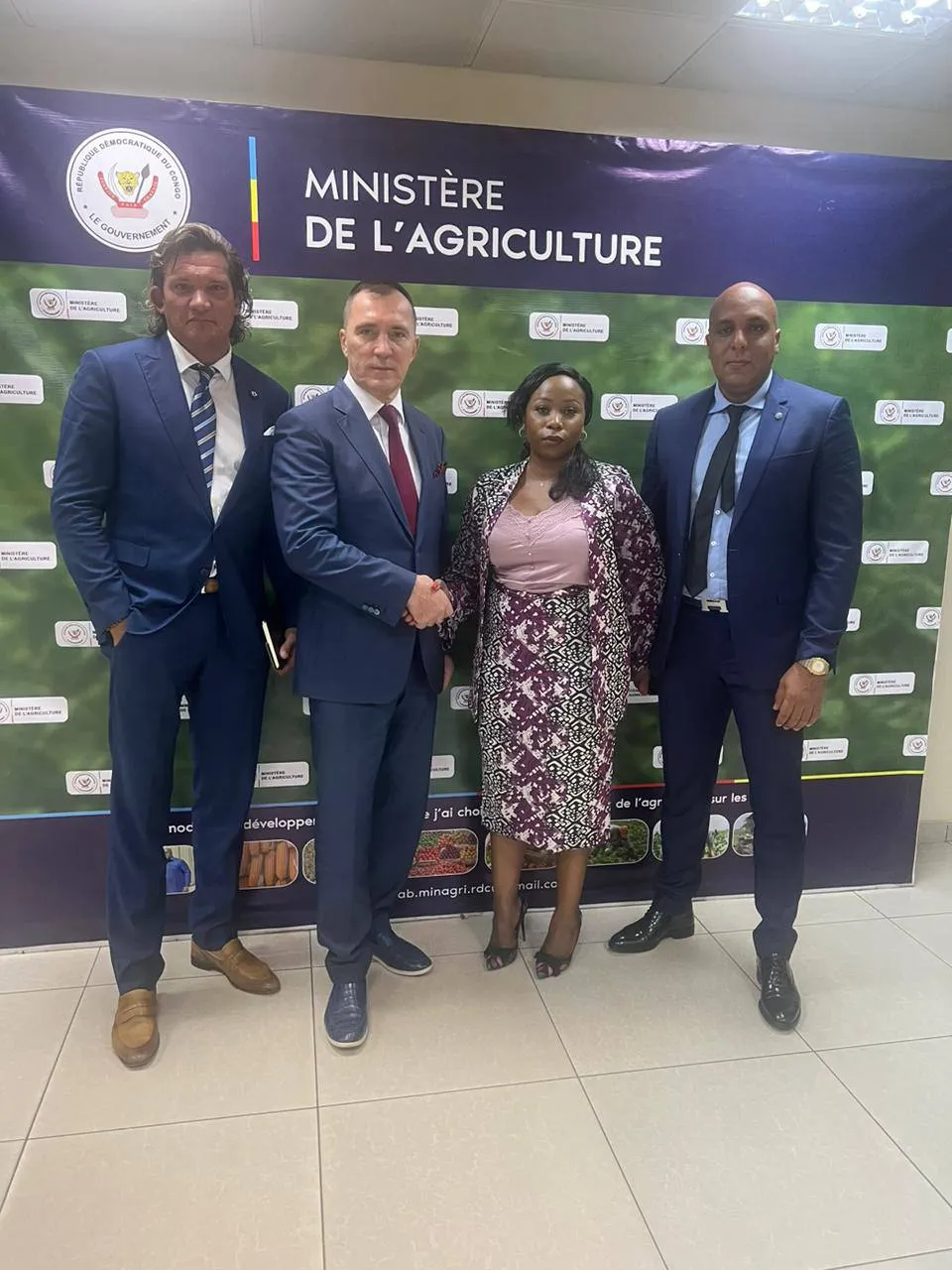 Владимир Продивус с представителями Министерства аграрной политики Демократической Республики Конго Владимир Продивус с представителями Министерства аграрной политики Демократической Республики Конго