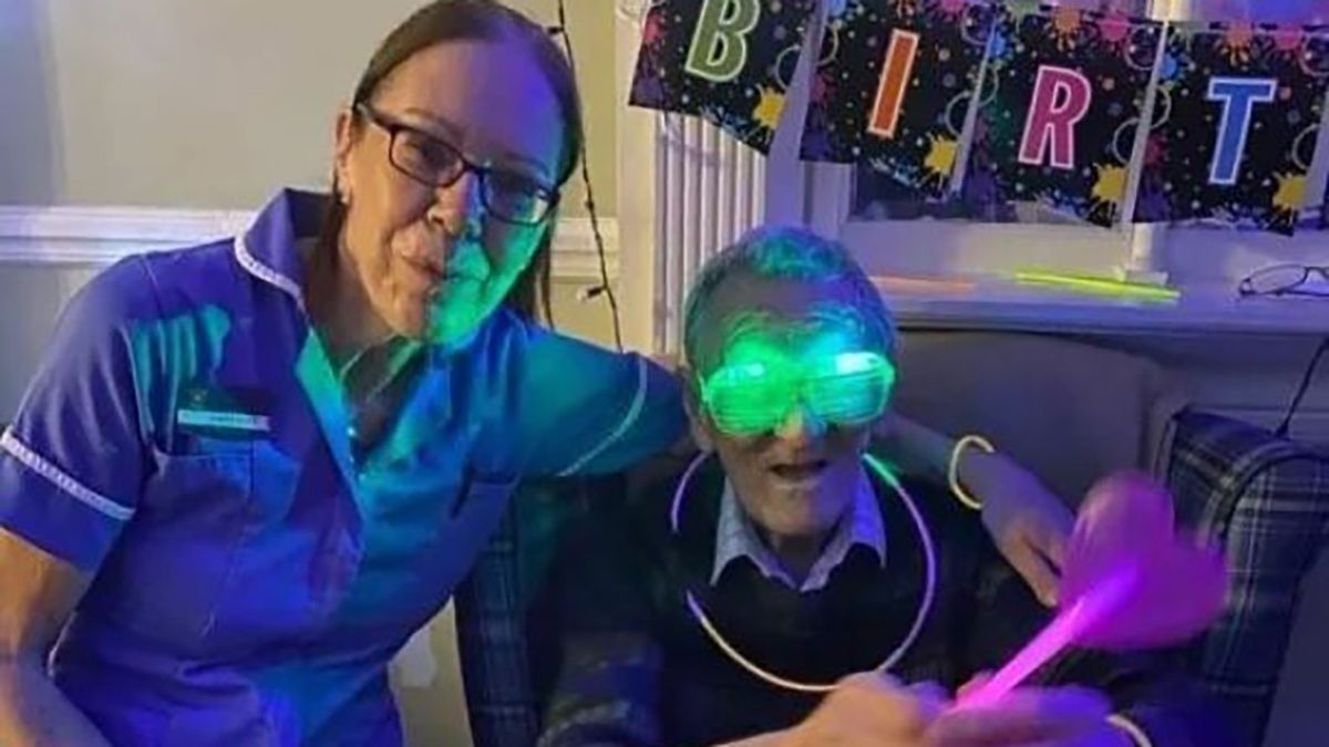 Бабушка устроила рейв-вечеринку на 103-й день рождения