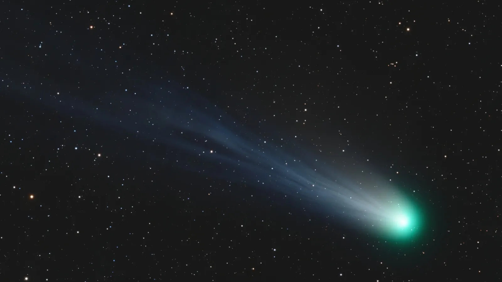 Комета в космосі