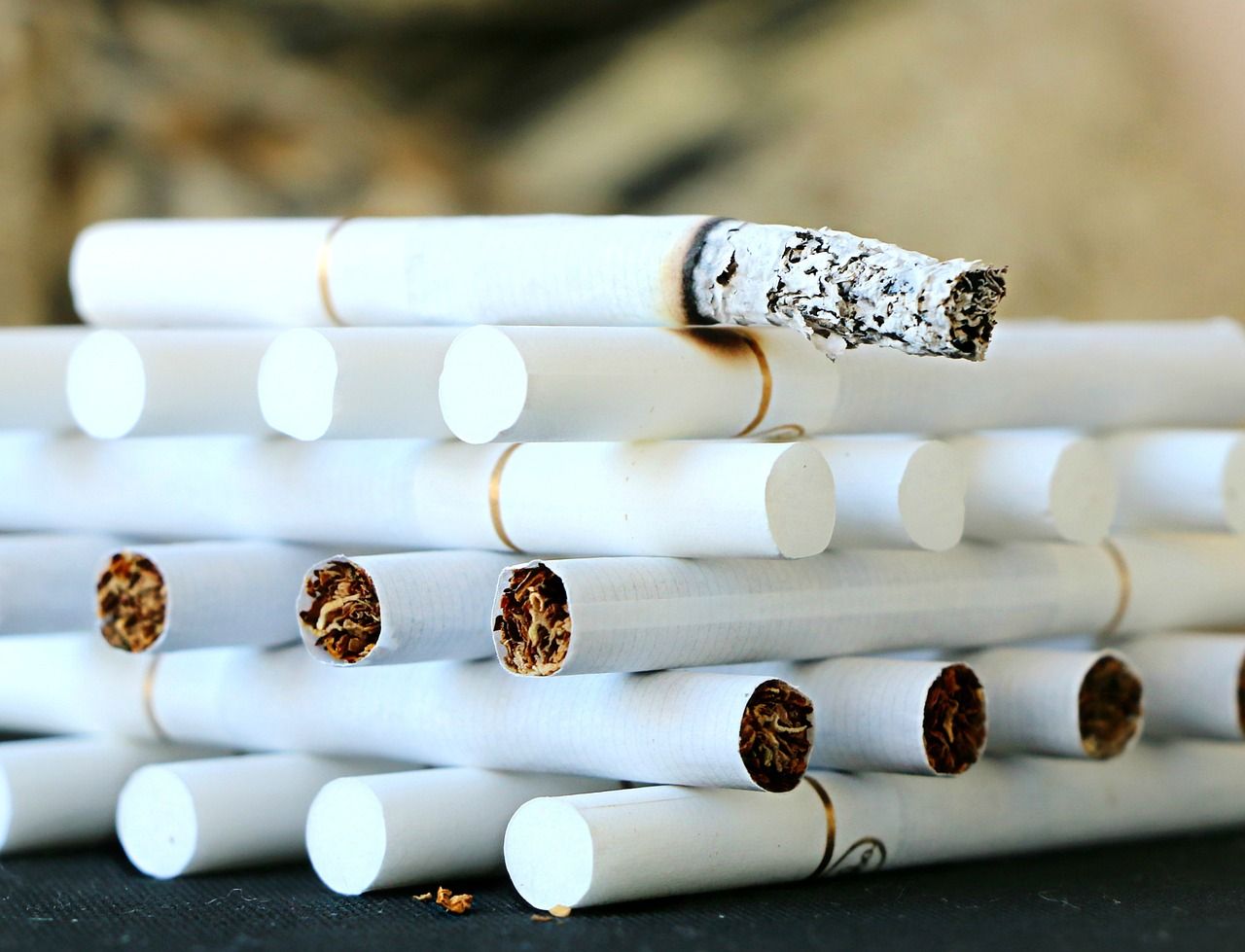 Адвалорна ставка акцизу на цигарки наразі 12%