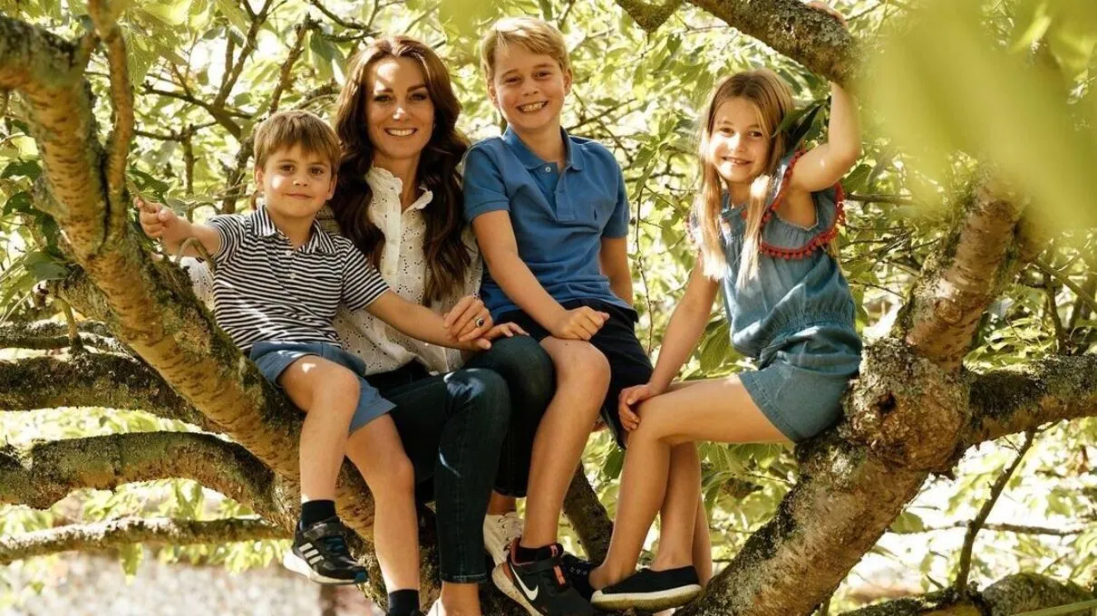 Кейт Міддлтон з дітьми 