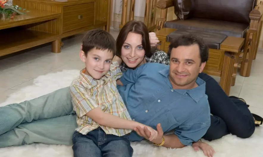 Виктор Павлик с Ларисой Созаевой и сыном Виктор Павлик с Ларисой Созаевой и сыном