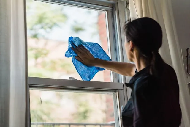 Окна часто моют перед праздниками