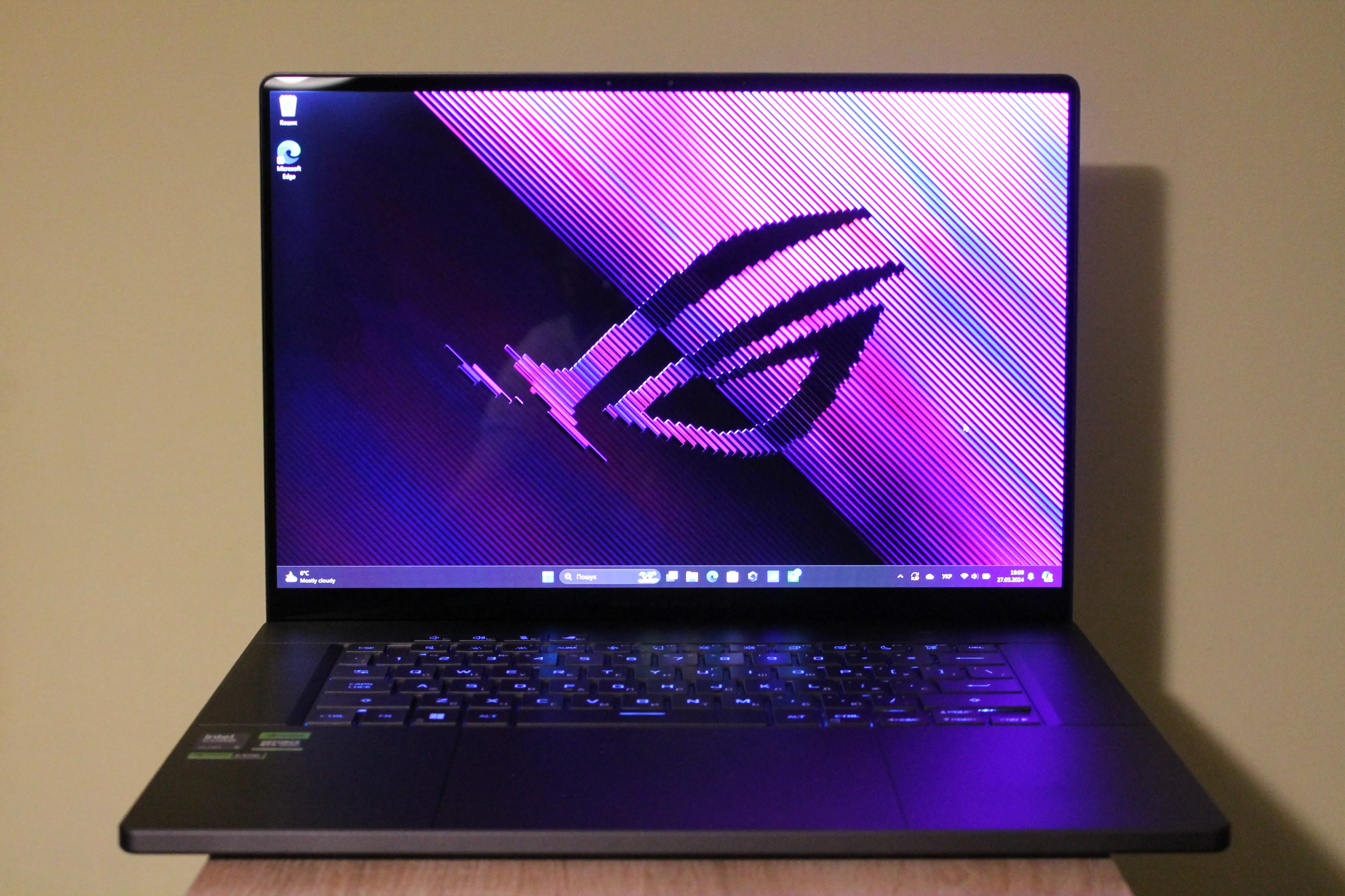 ASUS ROG Zephyrus G16 (2024) ASUS ROG Zephyrus G16 (2024)