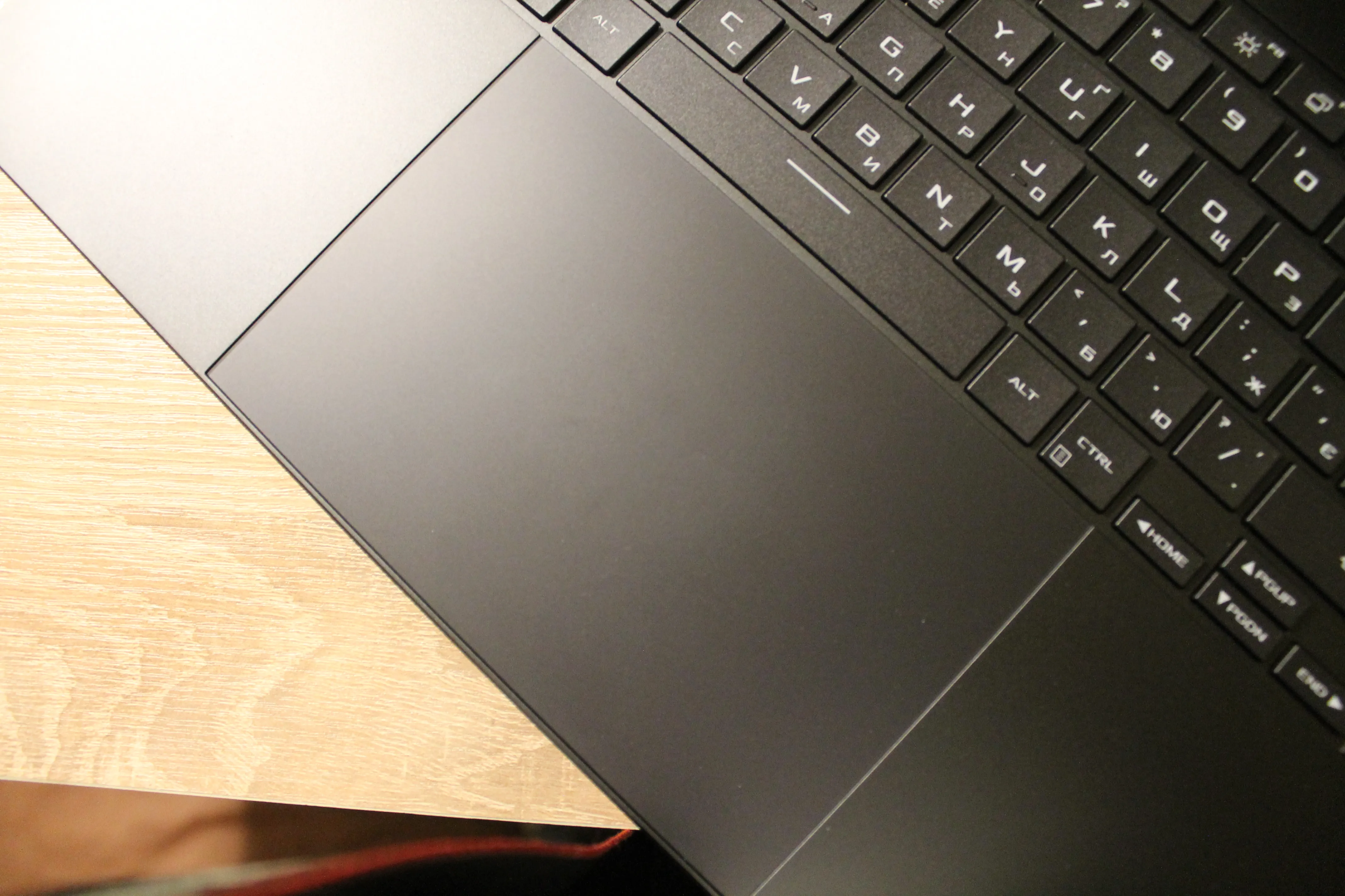 ASUS ROG Zephyrus G16 (2024) ASUS ROG Zephyrus G16 (2024)