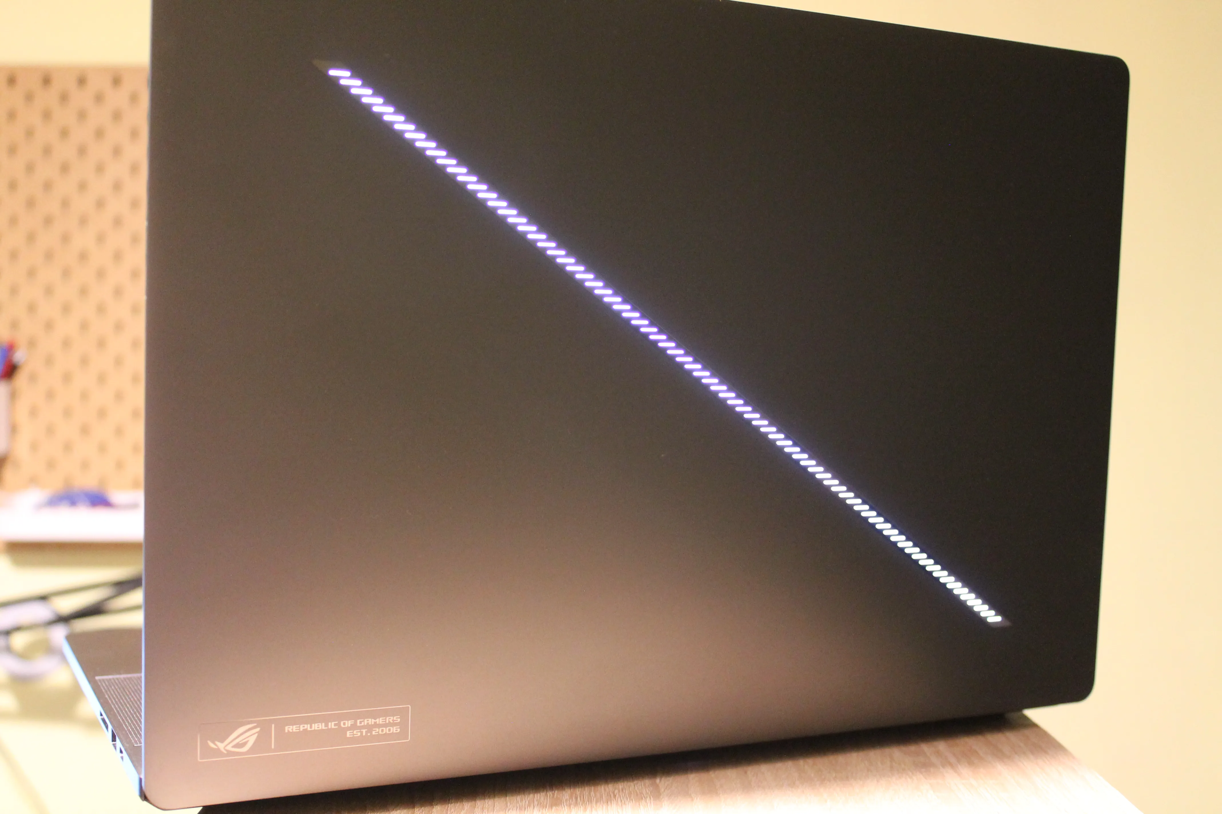 ASUS ROG Zephyrus G16 (2024) ASUS ROG Zephyrus G16 (2024)