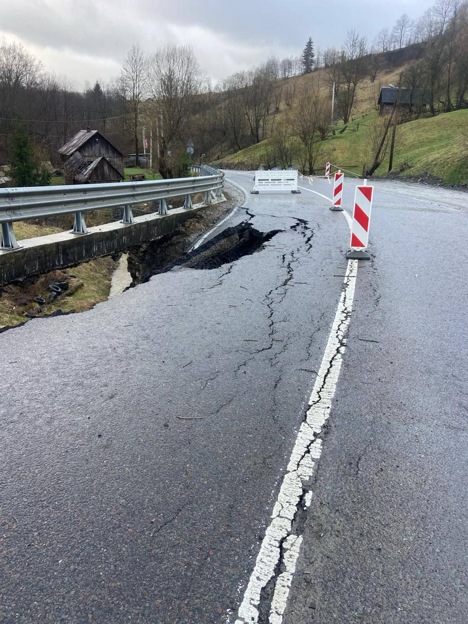 Зсув ґрунту на Закарпатті