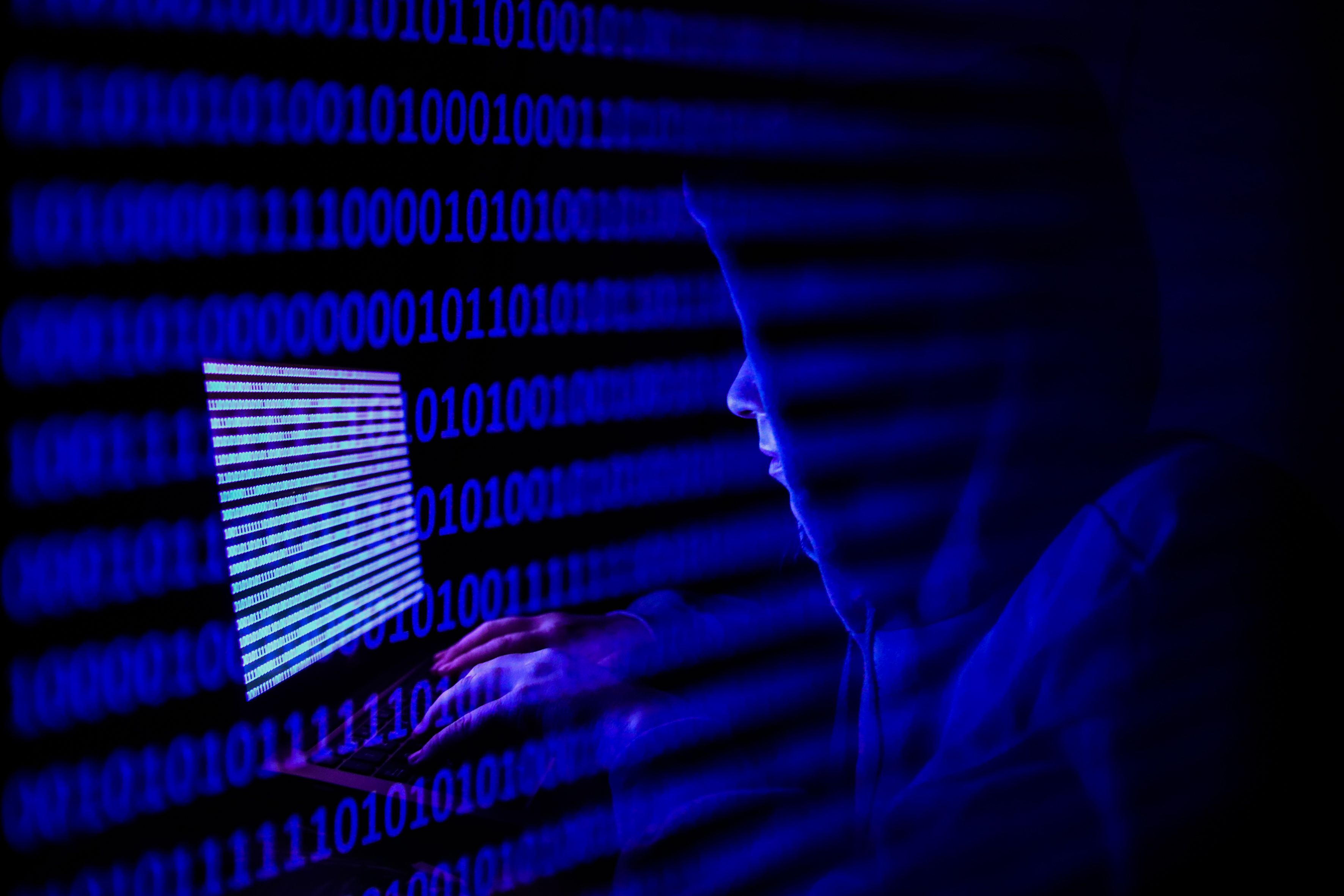 Хакеры взломали более 100 сайтов России