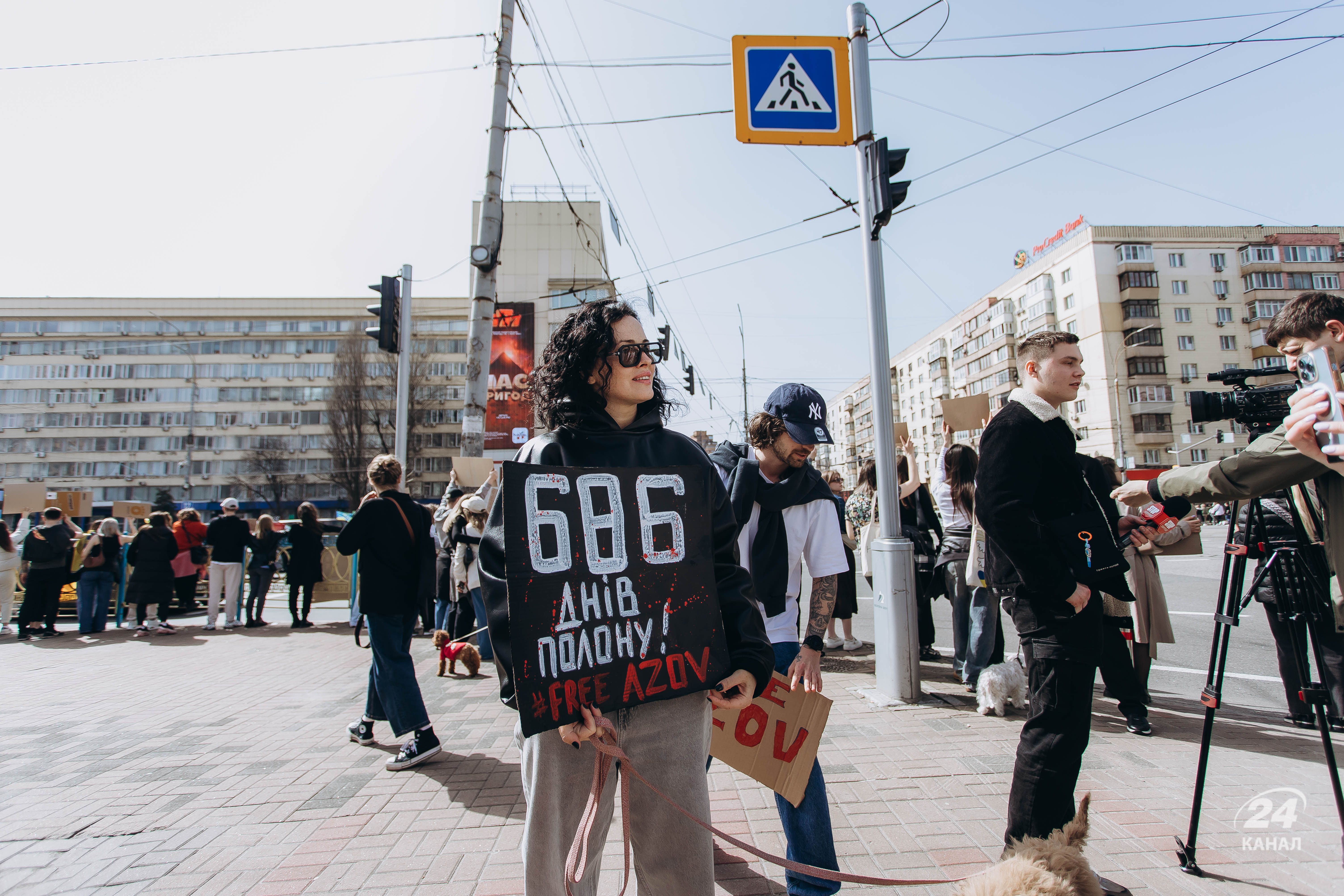 У Києві пройшла акція на підтримку полонених азовців