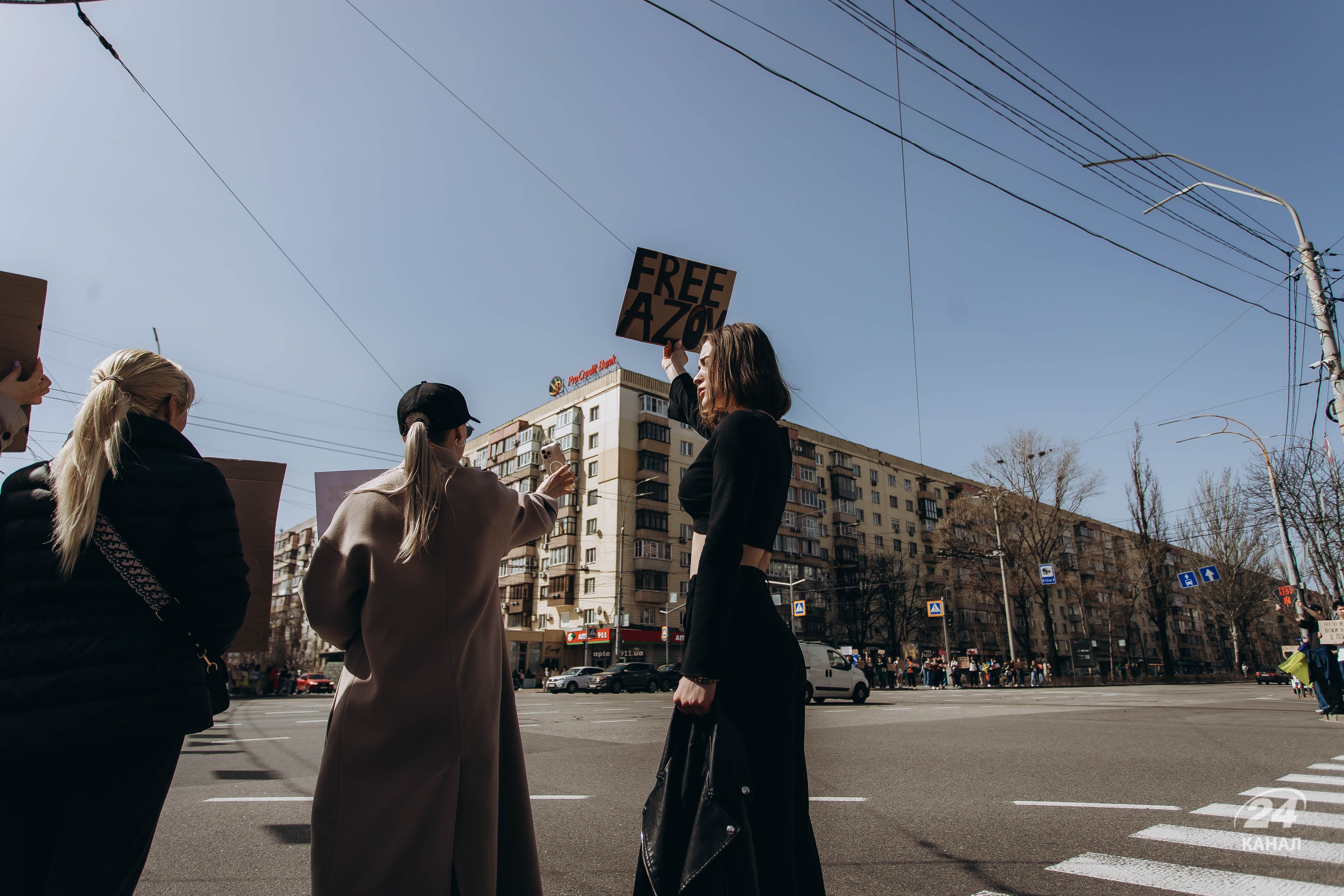 У Києві пройшла акція на підтримку полонених азовців