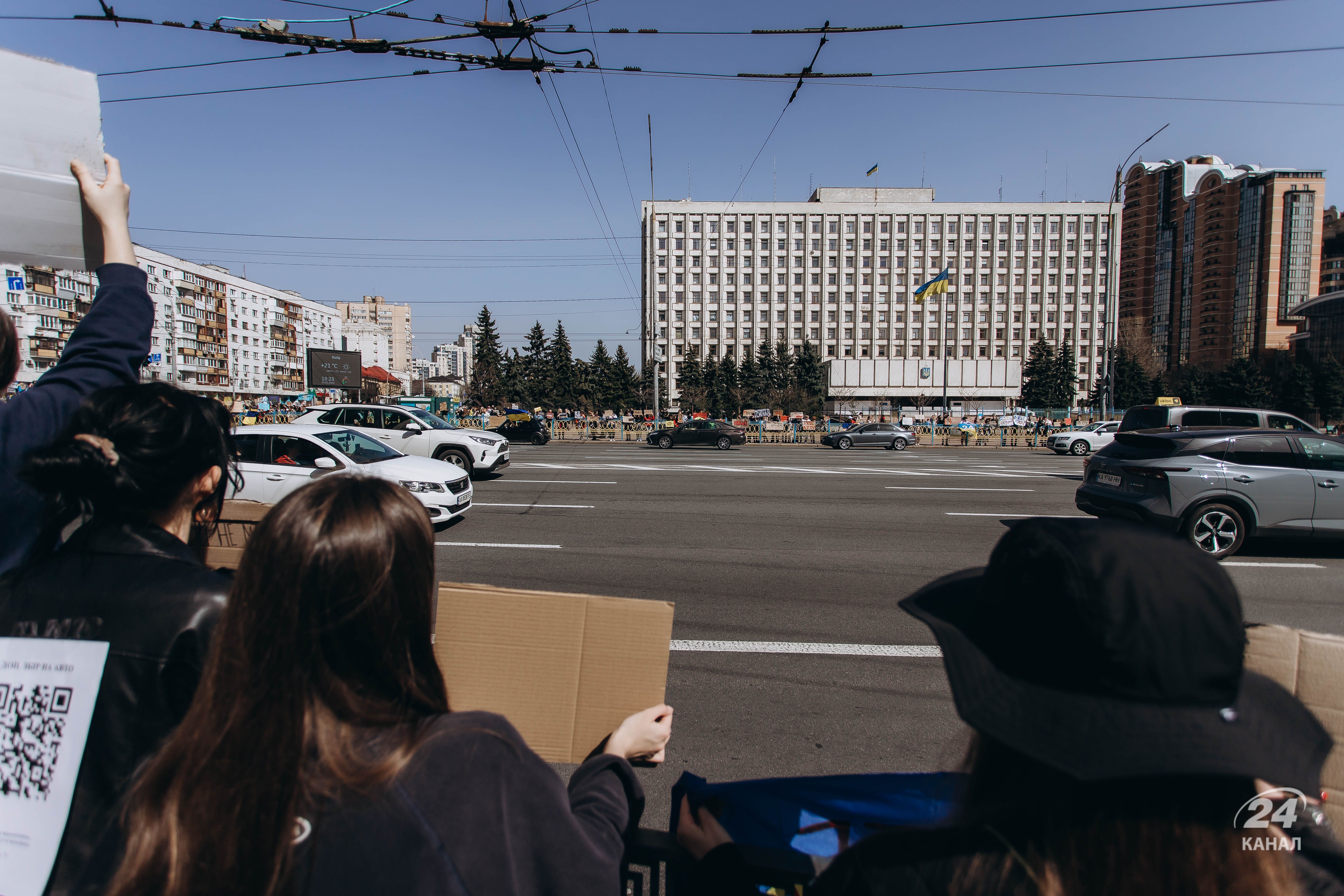У Києві пройшла акція на підтримку полонених азовців