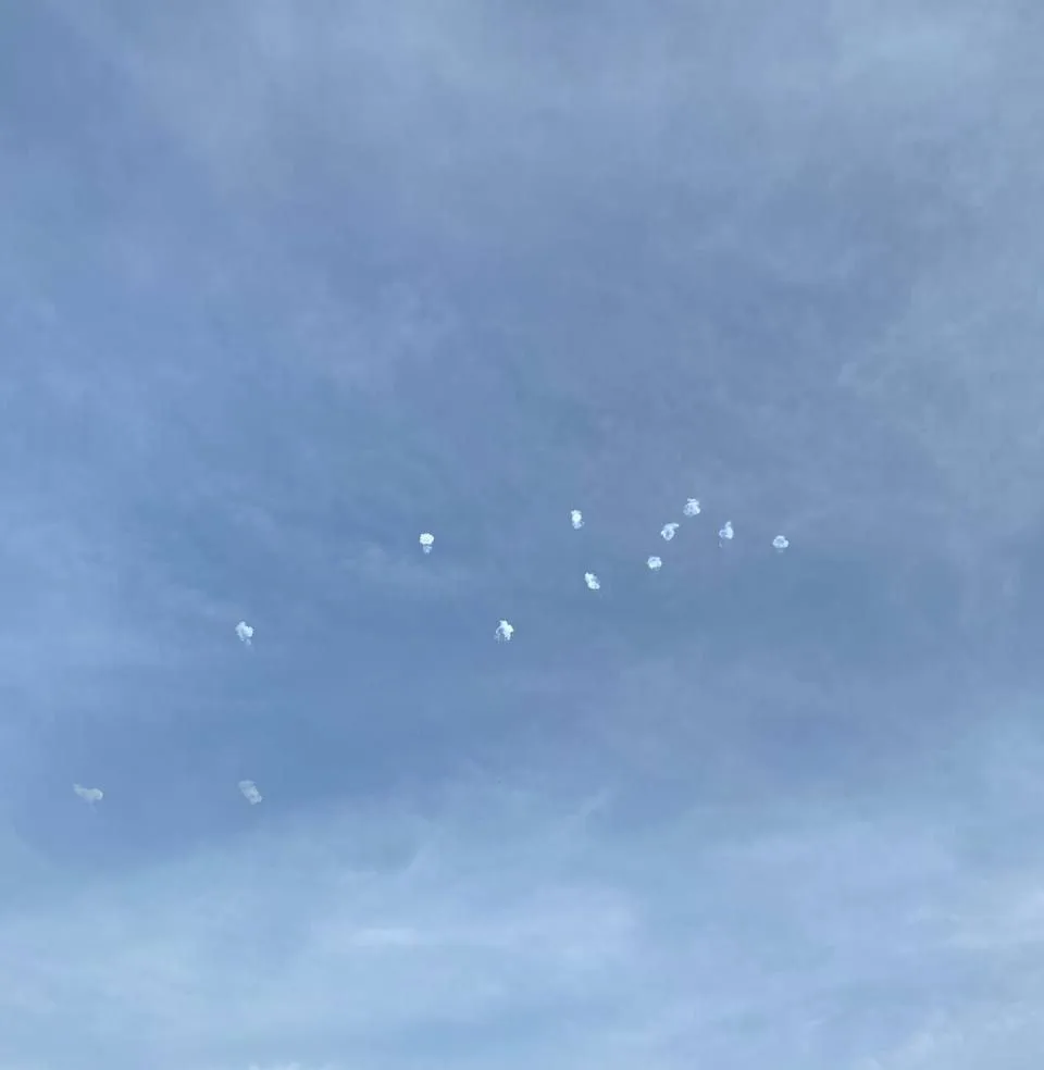 Следы взрывов над Белгородской областью Следы взрывов над Белгородской областью