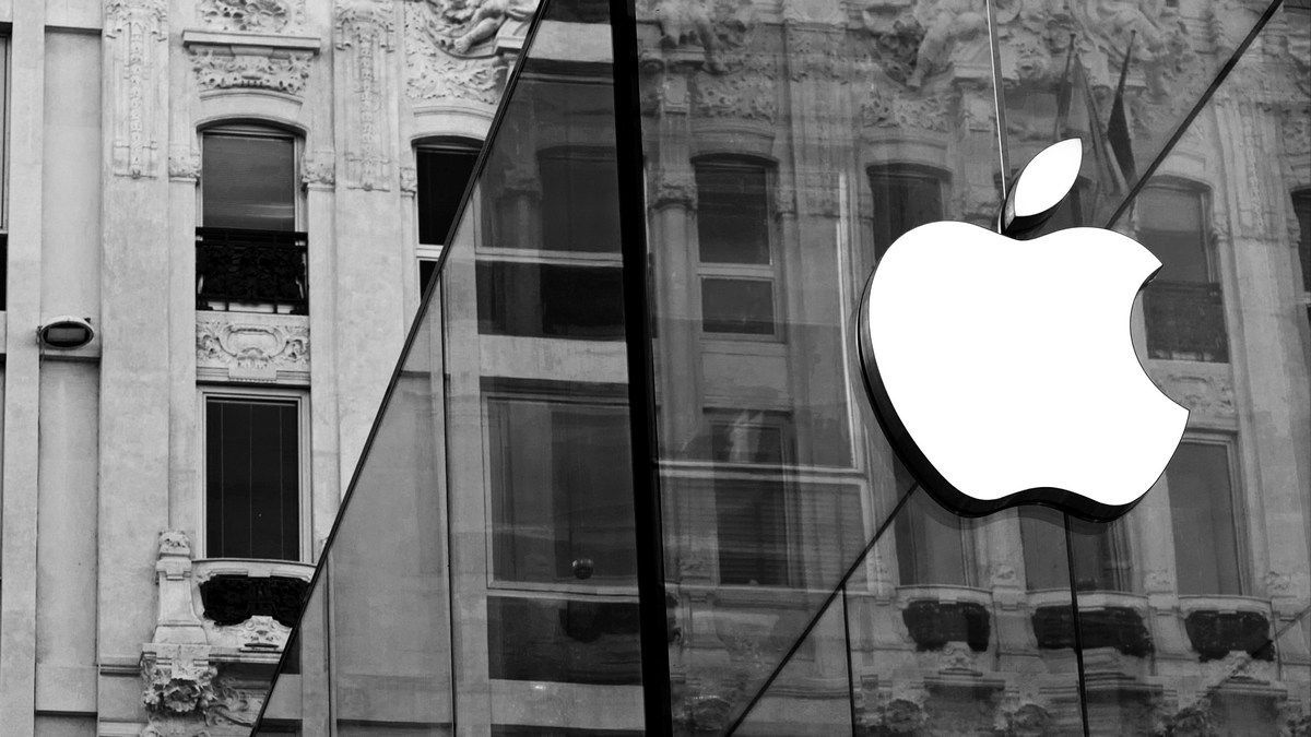 Компанія Apple відсвяткувала 48 років з дня заснування