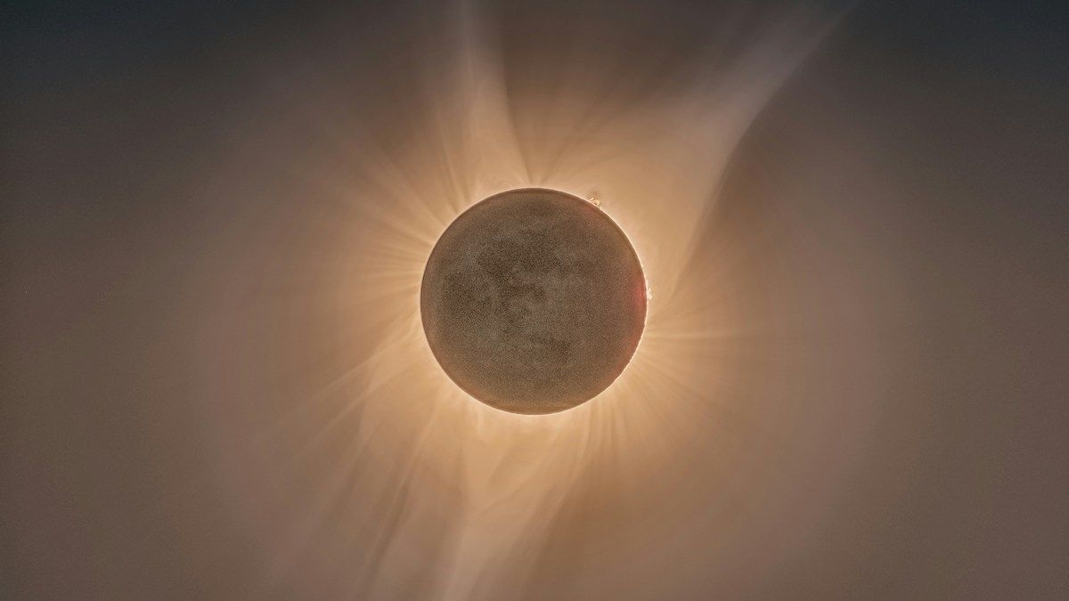 Три ракети полетять у тінь Місяця під час повного затемнення 8 квітня Три ракети полетять у тінь Місяця під час повного затемнення 8 квітня