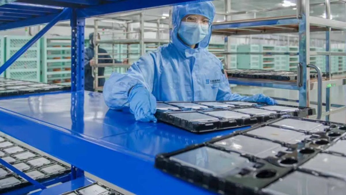 Новые аккумуляторы позволят электромобилям ездить до 2000 километров Новые аккумуляторы позволят электромобилям ездить до 2000 километров