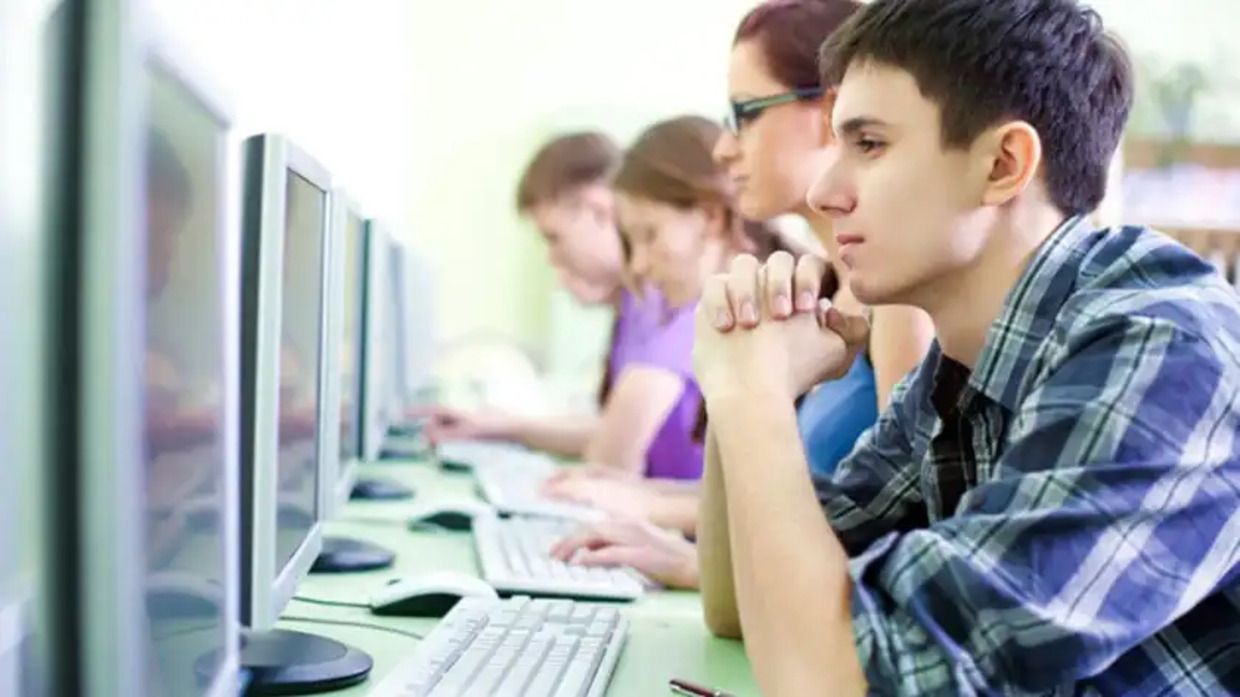 НМТ-2024 - сколько абитуриентов будут сдавать мультитест за рубежом НМТ-2024 - сколько абитуриентов будут сдавать мультитест за рубежом