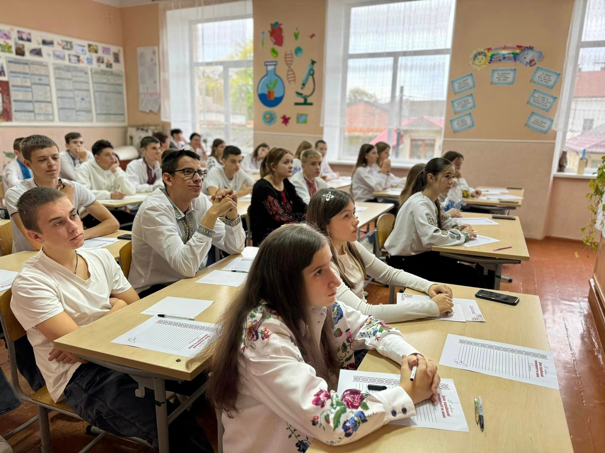 PISA-2025 - в Украине начался пилотный этап проверки знаний подростков