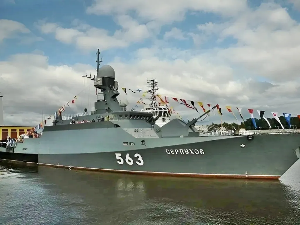 Корабль Серпухов горел в Калининградской области
