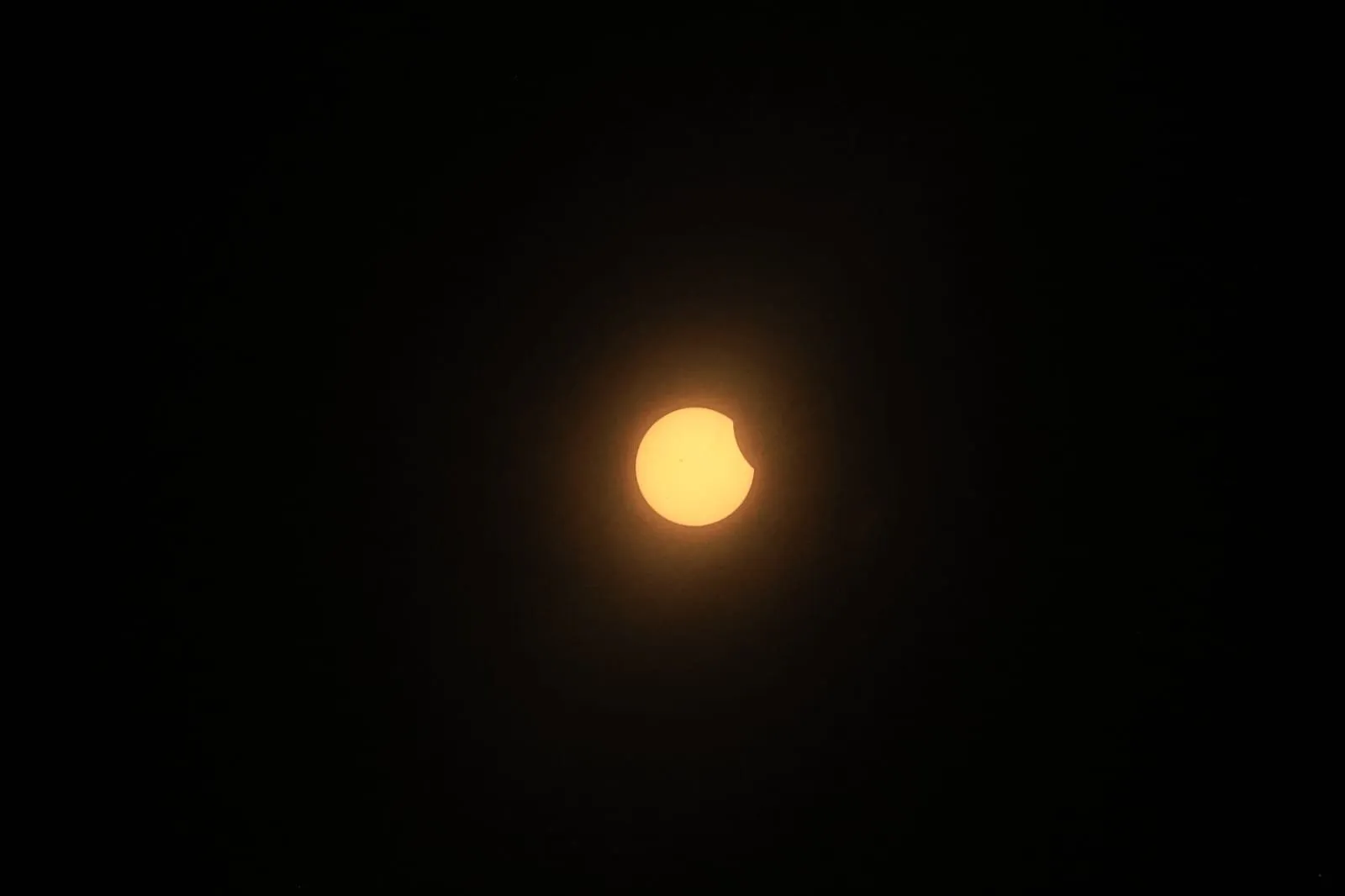 Сонячне затемнення 2024