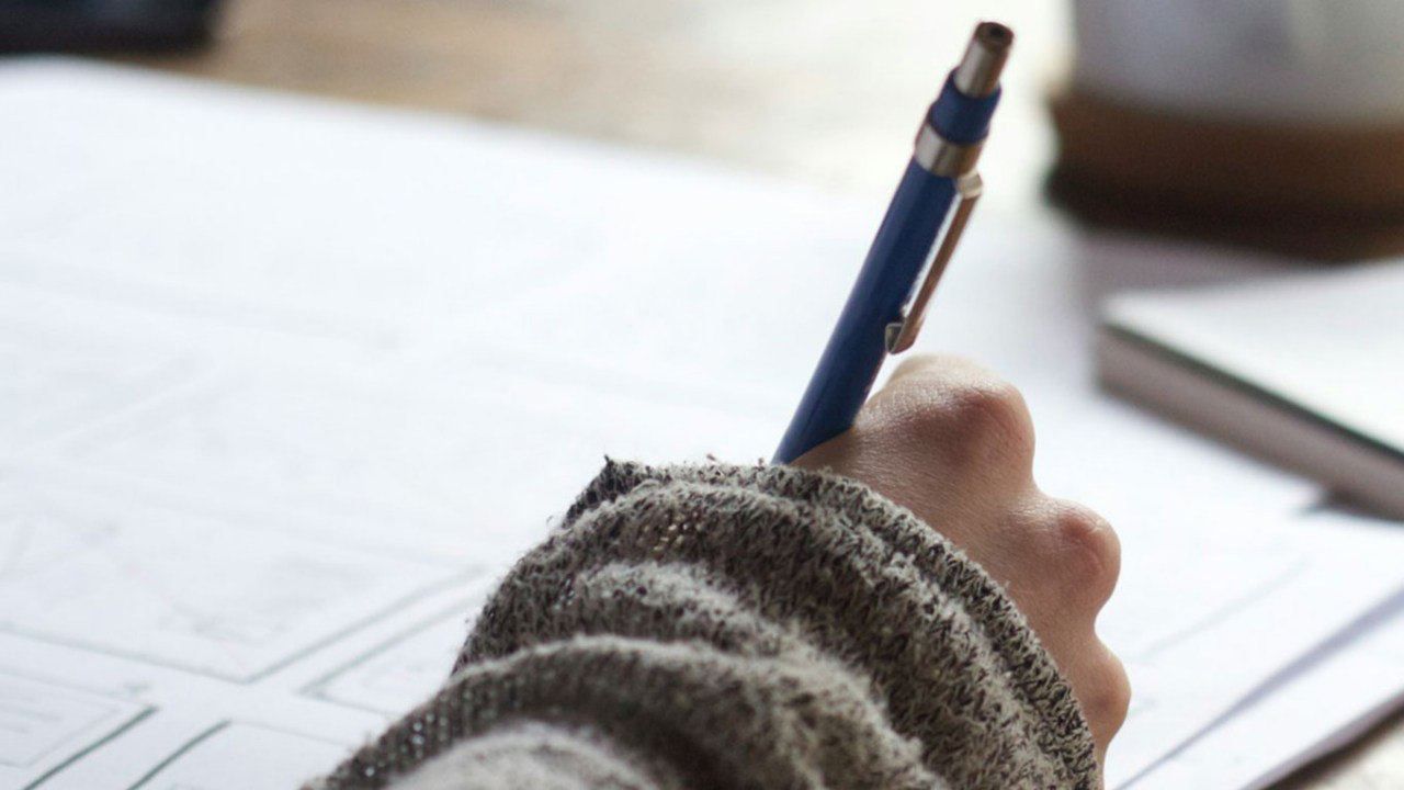 Москвичка написала донос на сина за вивчення української мови Москвичка написала донос на сина за вивчення української мови