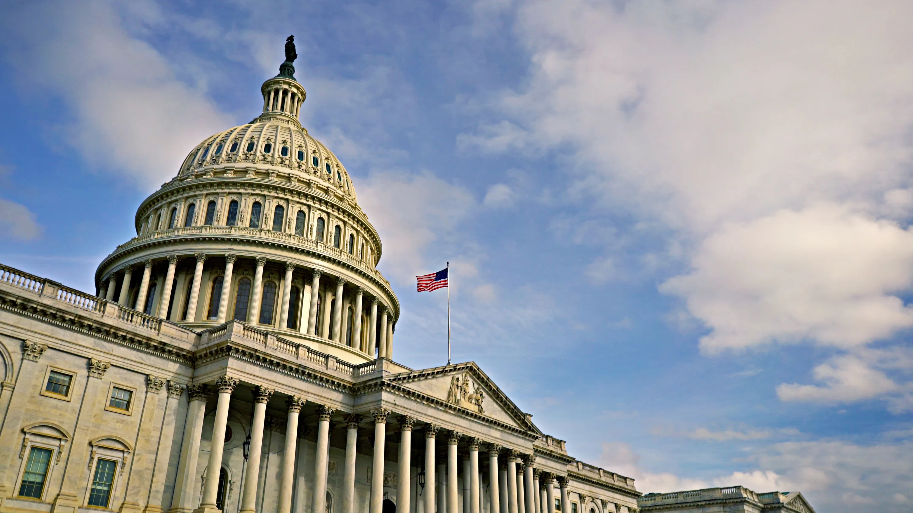 США не можуть ухвалити пакет допомоги Україні