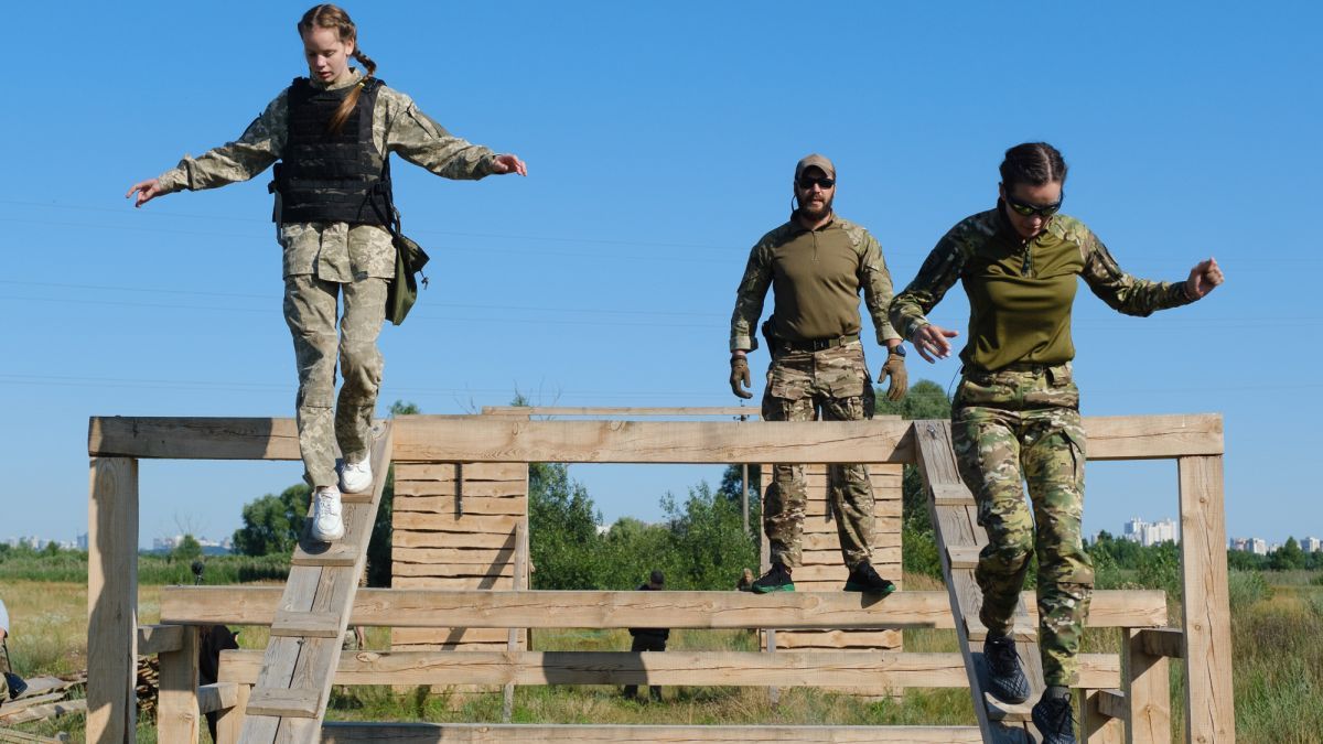 Мобілізація жінок в Україні Мобілізація жінок в Україні