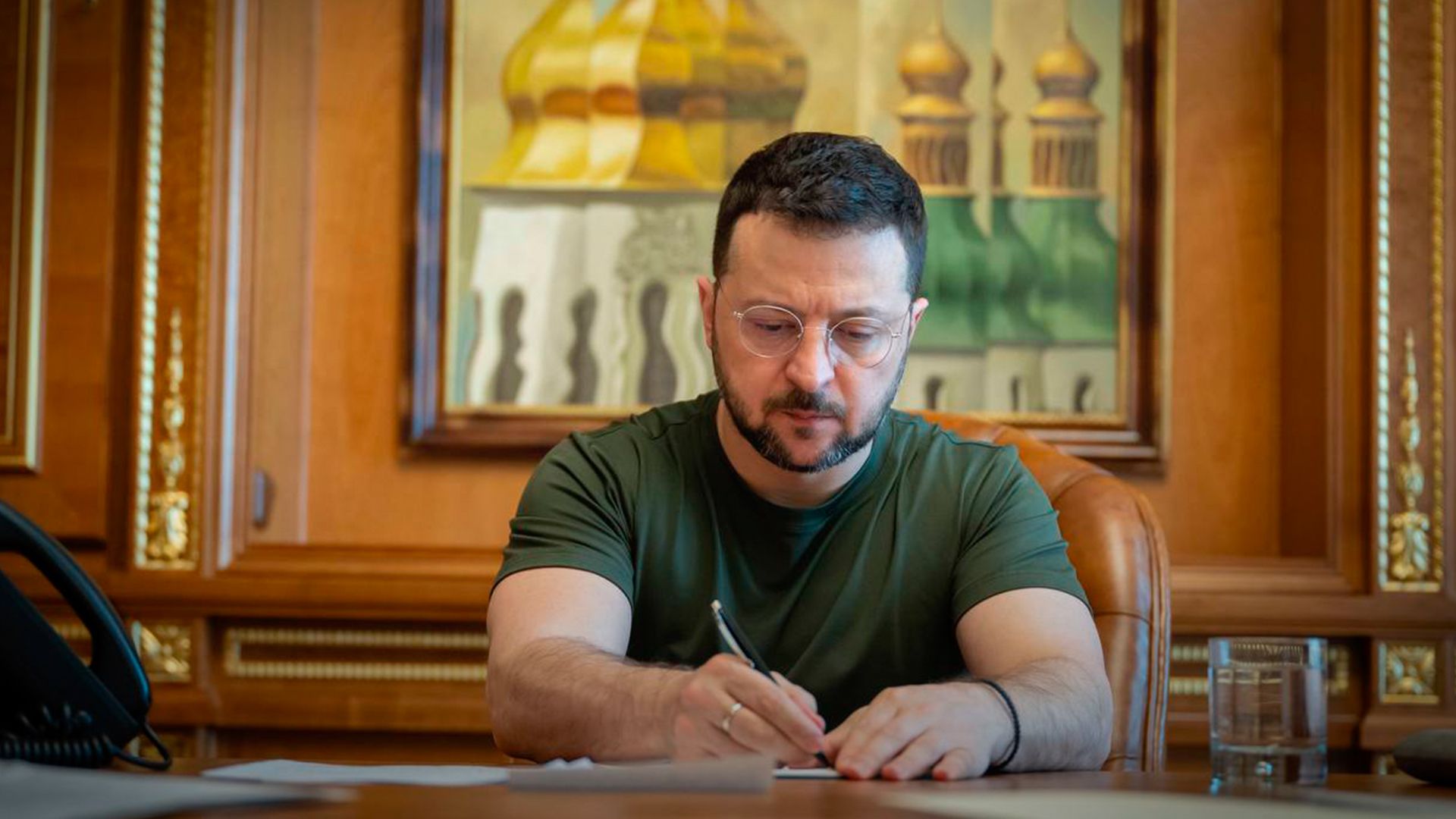 Коли Зеленський підпише закон про мобілізацію Коли Зеленський підпише закон про мобілізацію