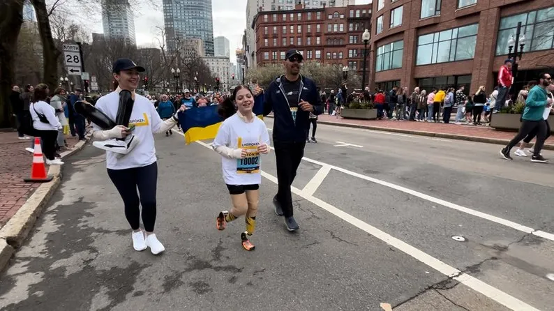 Яна Степаненко під час марафону в Бостоні Яна Степаненко під час марафону в Бостоні