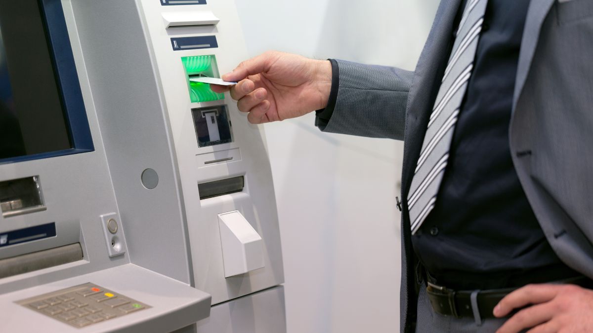 Выплаты пенсионерам Выплаты пенсионерам