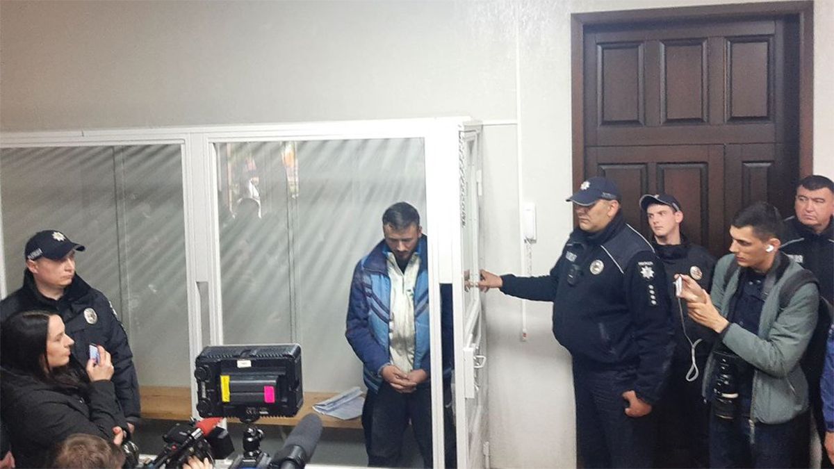 Вбивство поліцейського Максима Зарецького в Гайсині - звідки зброя у підозрюваних Вбивство поліцейського Максима Зарецького в Гайсині - звідки зброя у підозрюваних