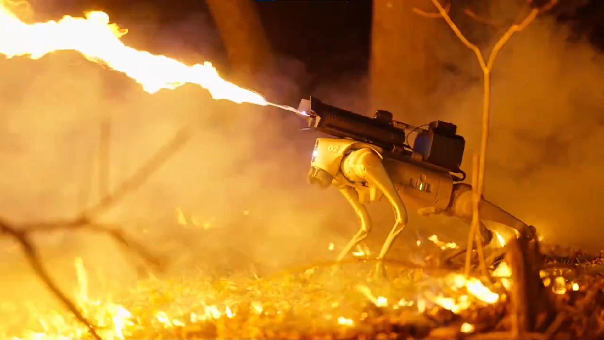 Это робот-собака с огнеметом и лазерным наведением, которого можно купить - Техно