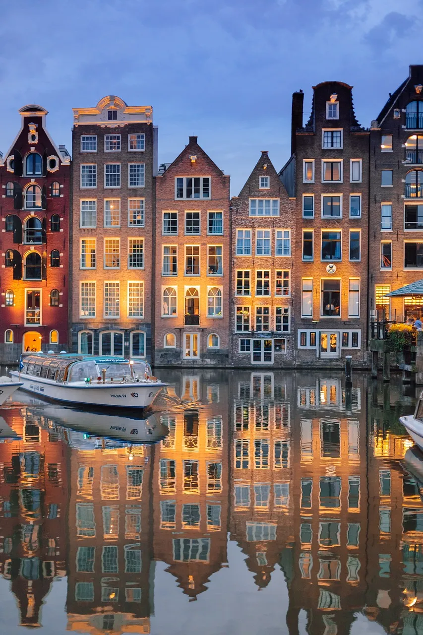 Амстердам сместился на вторую позицию 