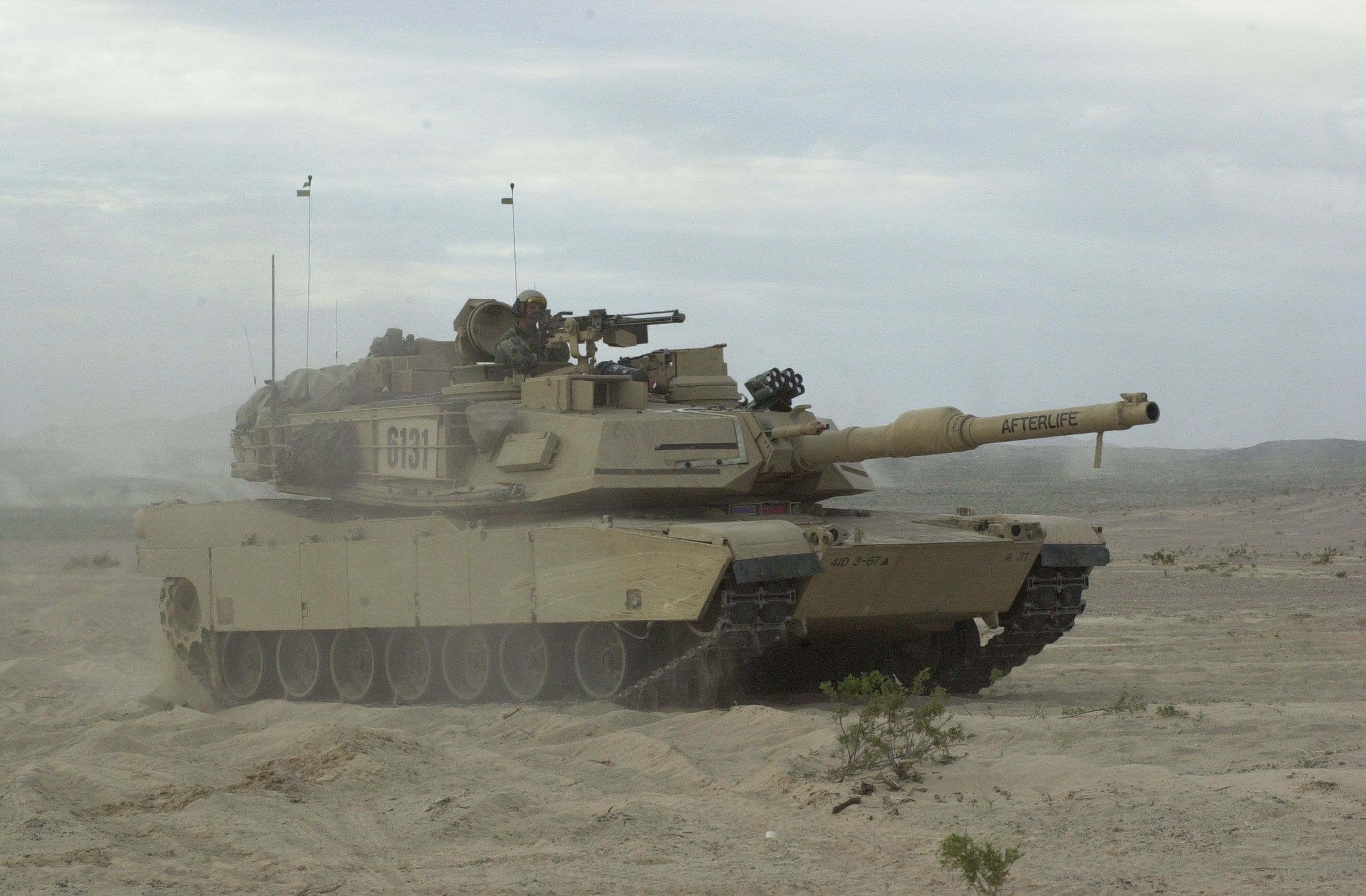 Танки Abrams відводять з поля бою