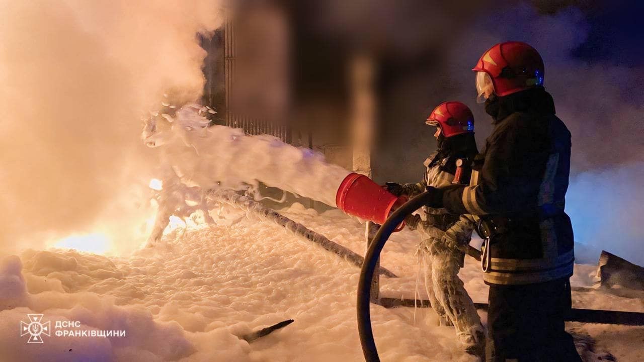 На Прикарпатье под удар попал критический объект: возник пожар - 24 Канал