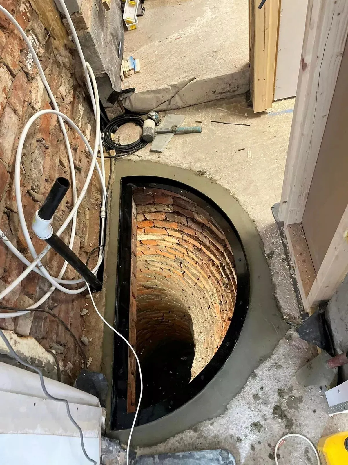 Супруги нашли 200-летний колодец желаний Супруги нашли 200-летний колодец желаний