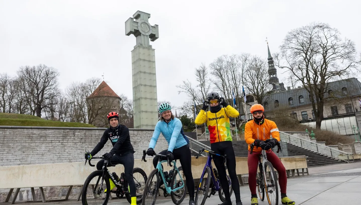 Кристо Энн Ваг сел на велосипед, чтобы помочь ВСУ Кристо Энн Ваг сел на велосипед, чтобы помочь ВСУ