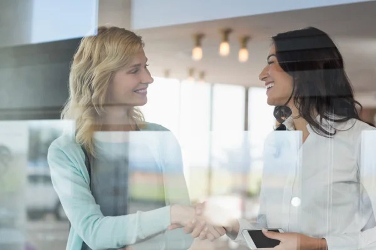 Добрий день или Доброго дня - как правильно здороваться на украинском языке Добрий день или Доброго дня - как правильно здороваться на украинском языке