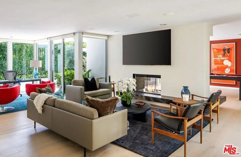 Особняк Мэттью Перри внутри