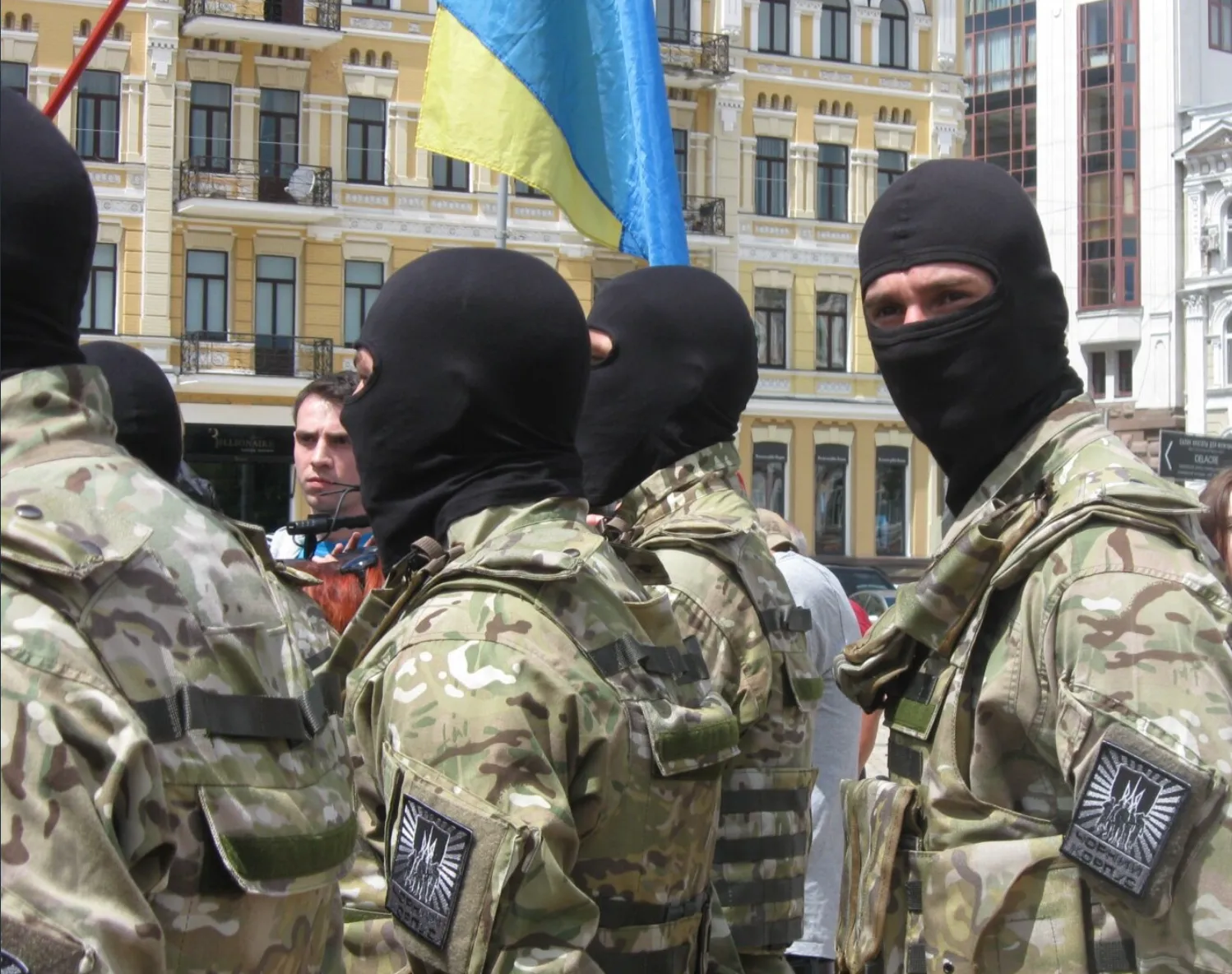 чорний корпус чорний корпус