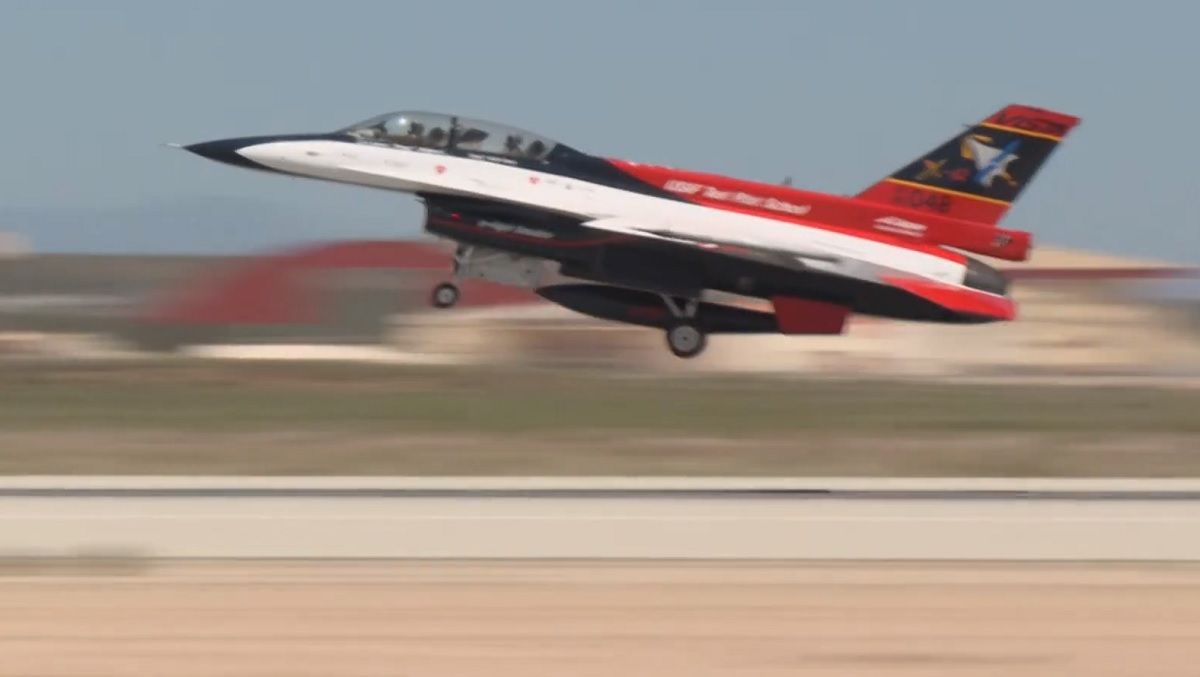 F-16 управляемый ИИ провел успешный тренировочный бой