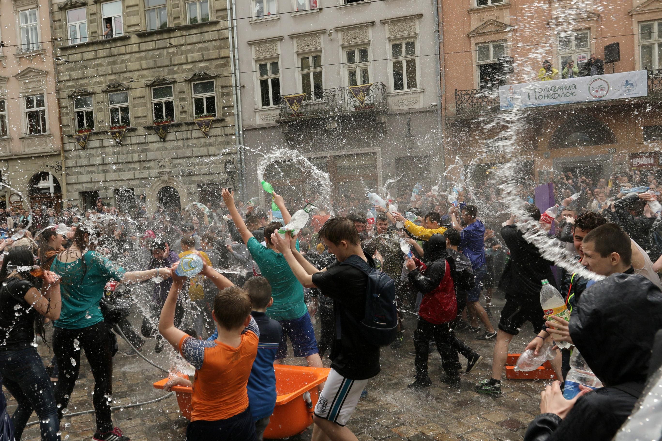 Понеділок 6 травня - як правильно українською назвати свято і перший день після Великодня Понеділок 6 травня - як правильно українською назвати свято і перший день після Великодня