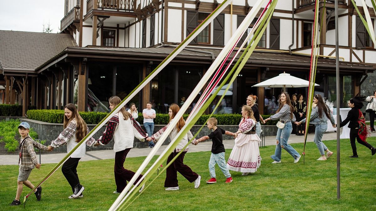 Crona Hotel & SPA провел настоящую Карпатскую Пасху Crona Hotel & SPA провел настоящую Карпатскую Пасху