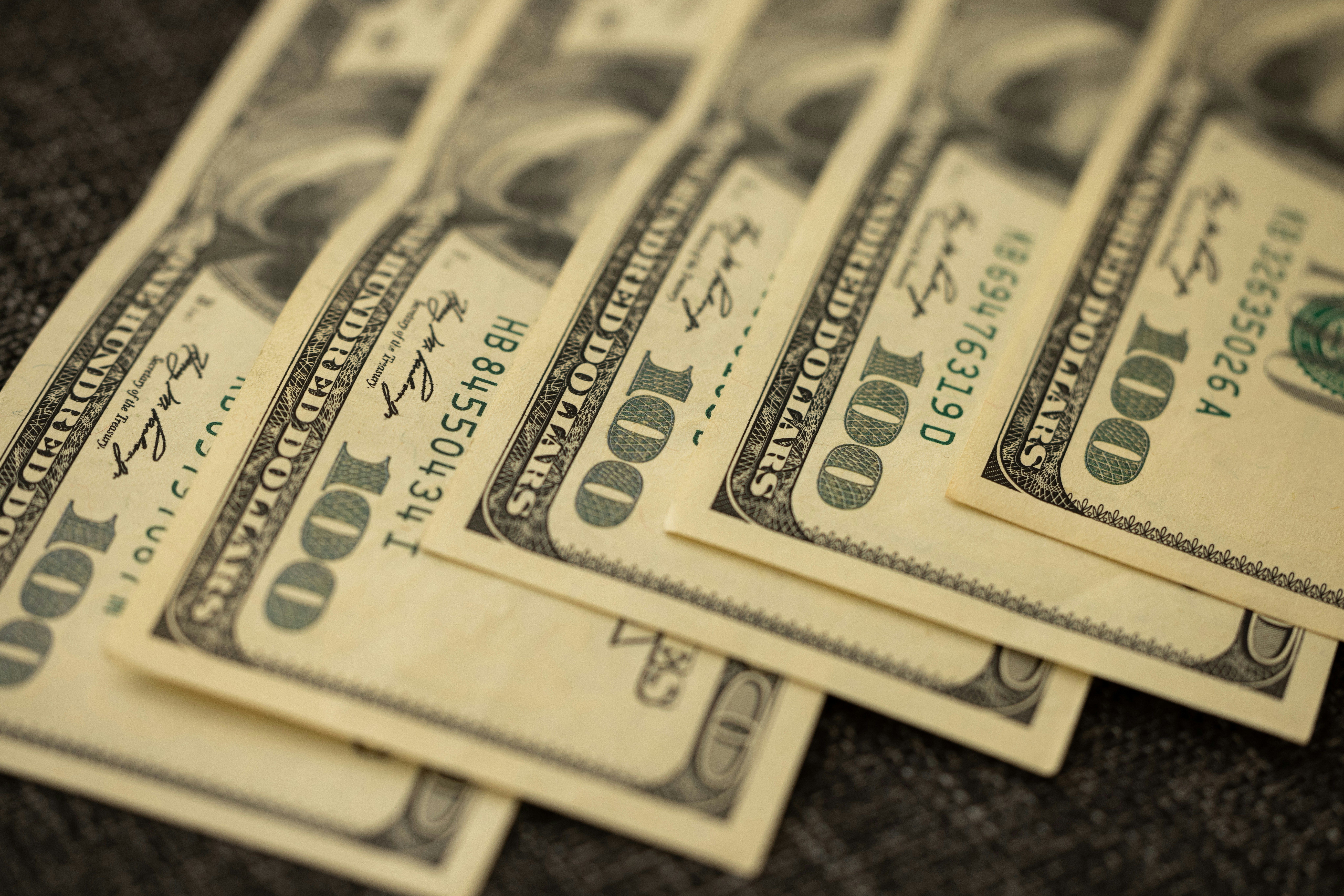Официальный доллар 9 мая - на каком уровне сейчас валюта - какой курс от НБУ