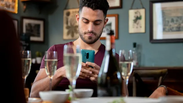 Мужчина и вино Мужчина и вино