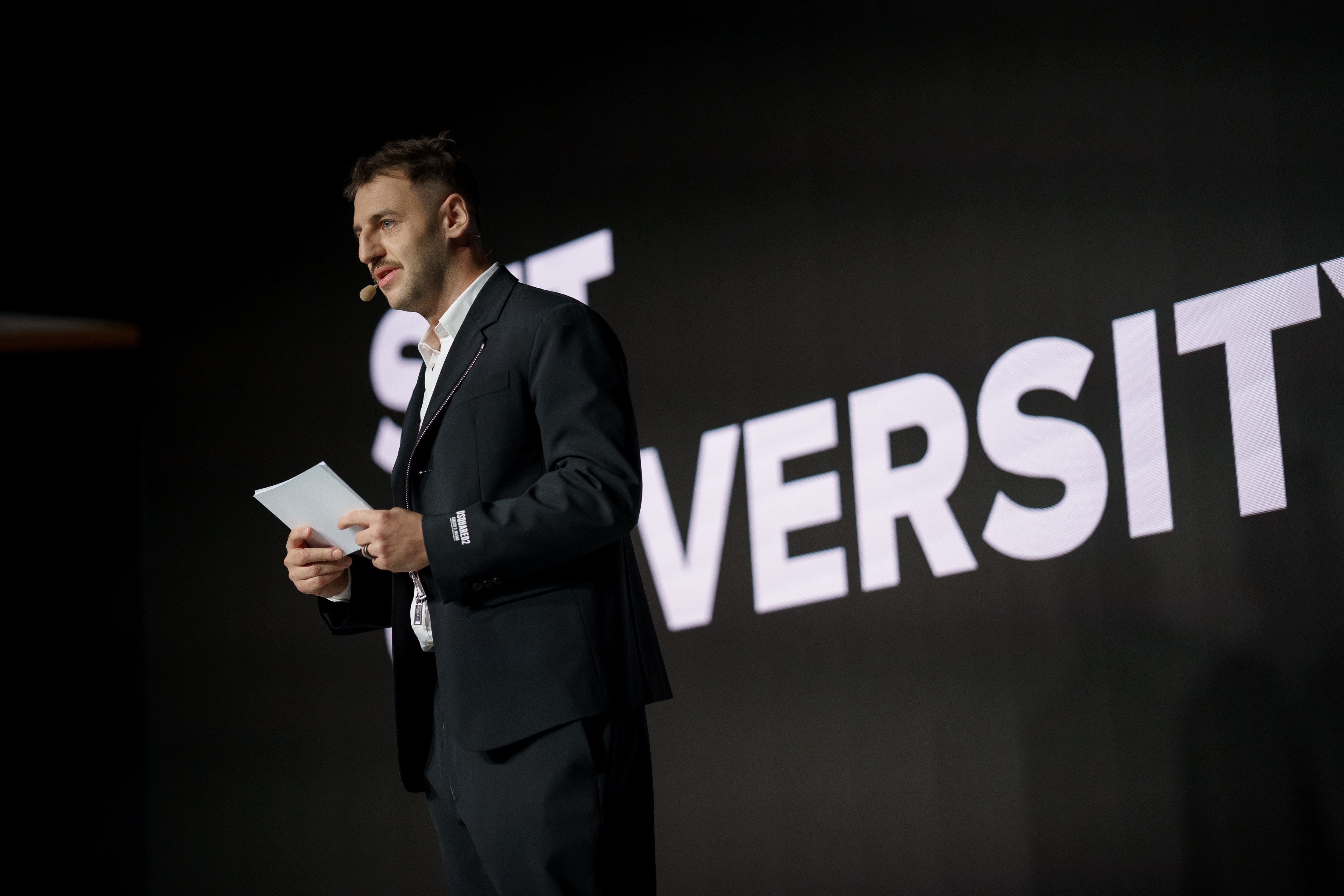 Співзасновник SET University Сергій Токарєв анонсував нову стипендіальну програму вишу - 24 Канал Співзасновник SET University Сергій Токарєв анонсував нову стипендіальну програму вишу - 24 Канал