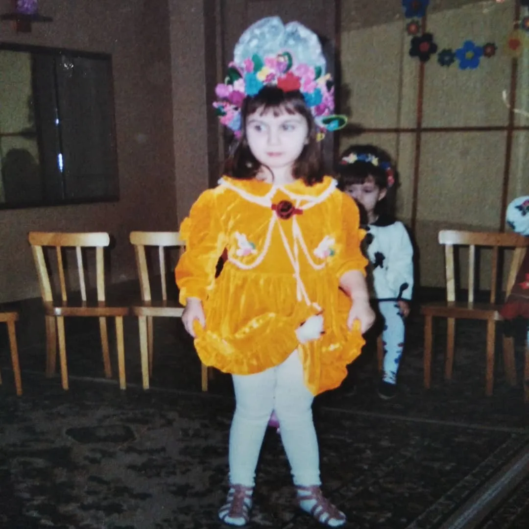 Архівний кадр з дитинства Яни Шемаєвої Архівний кадр з дитинства Яни Шемаєвої