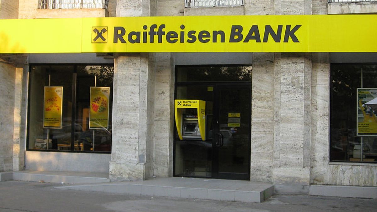 Банку Raiffeisen грозят санкции США из-за связей с Россией - Бизнес