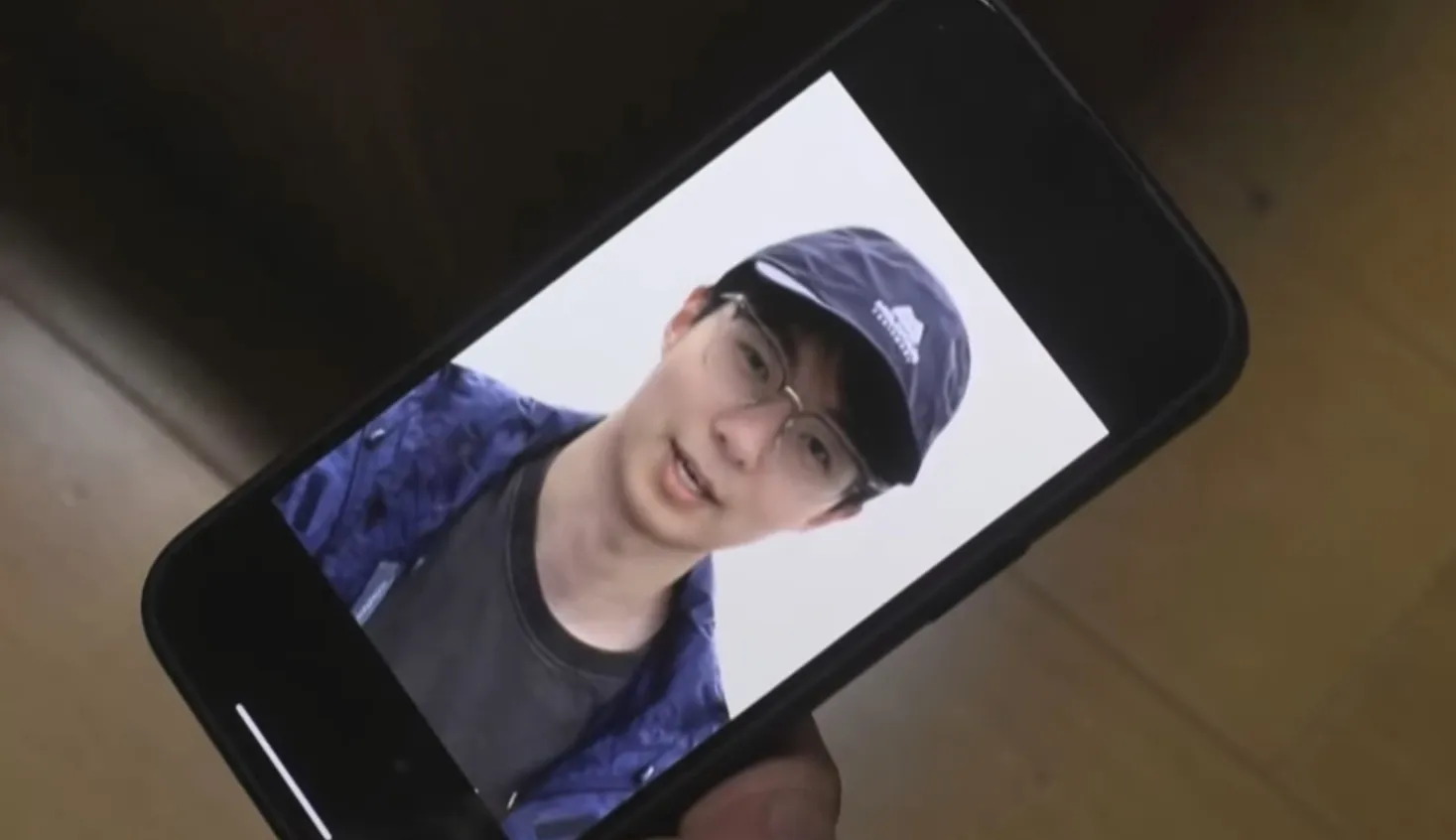 ИИ-копия умершего мужчины ИИ-копия умершего мужчины