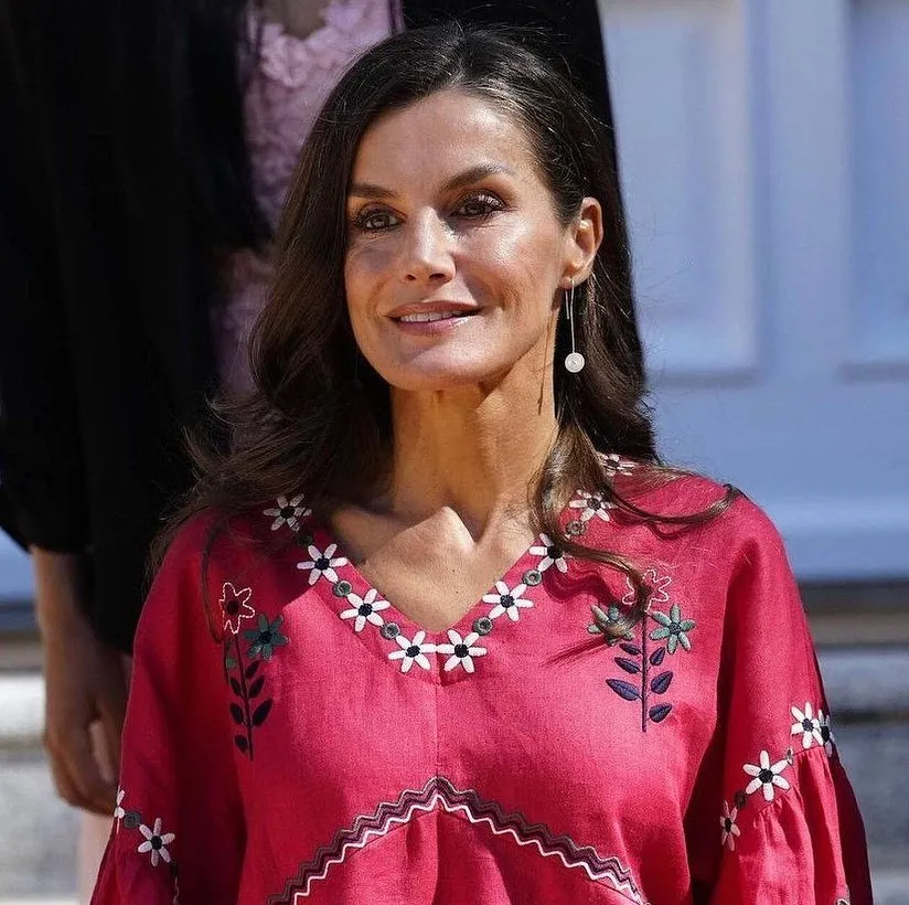 Королева Летиція у вишиванці Королева Летиція у вишиванці