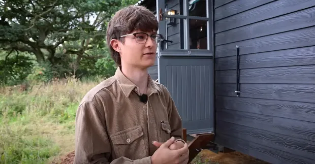 Недвижимость Тренды и вдохновение Парень сделал дом из трейлера Недвижимость Тренды и вдохновение Парень сделал дом из трейлера